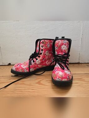 Pink Floral Combat Boots Size 40 (US 9)